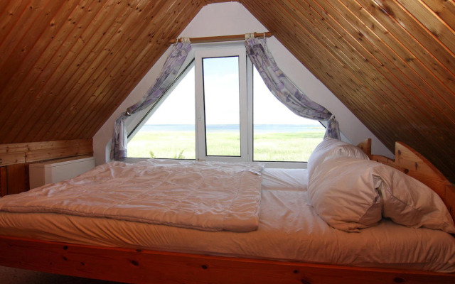 Holiday House, Barth