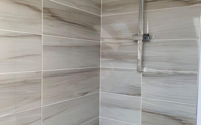 Spacious 3 Bed Apartment Cluj Floresti Near Vivo
