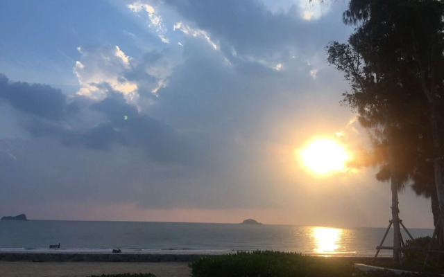 Luxury Beachfront Condo Hua Hin