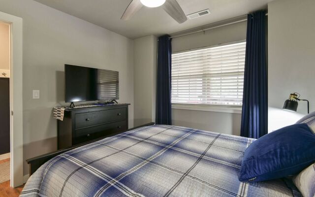 Table Rock Lookout Duo - Spacious Balcony