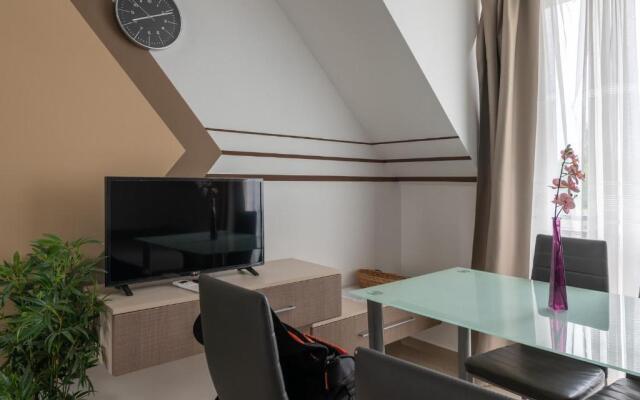 Art Apartments