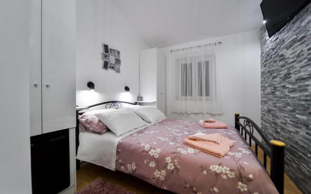 Rooms Nekic 1