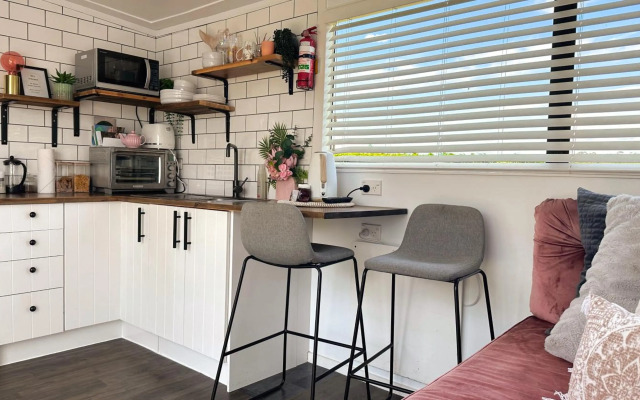 Tiny House Oasis Cambidge-Pool-Hamilton Airport 10mins