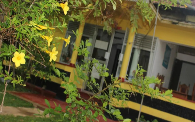 Ananda Home Stay and Restaurant