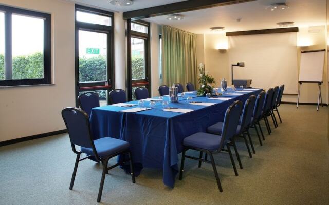 Pacific Hotel Airport