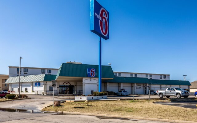 Motel 6 Tulsa OK