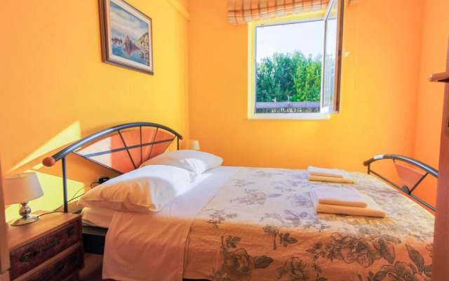 Stunning Apartment in Turanj With 1 Bedrooms and Wifi