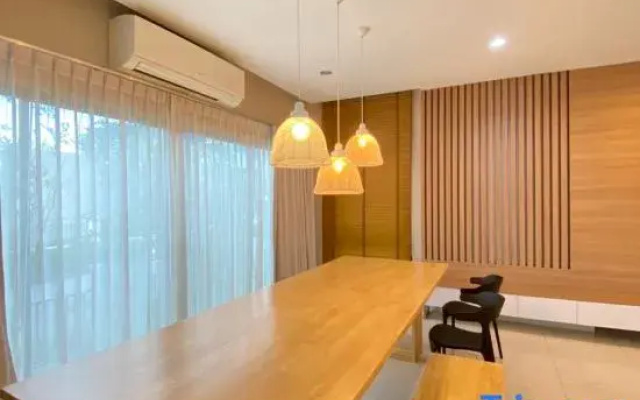 Lake View 30