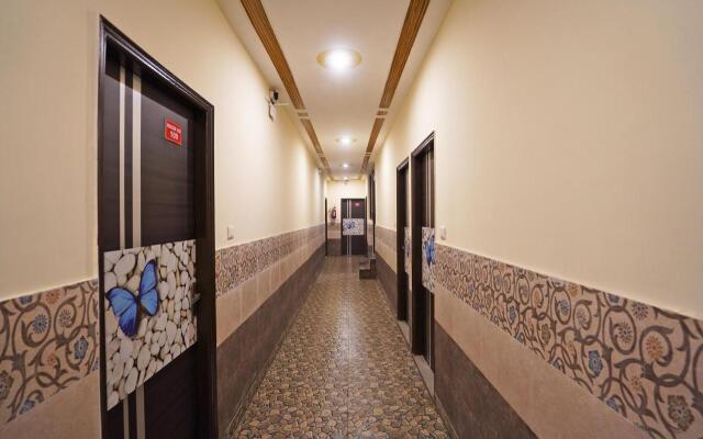 Qlark White Palace by OYO Rooms