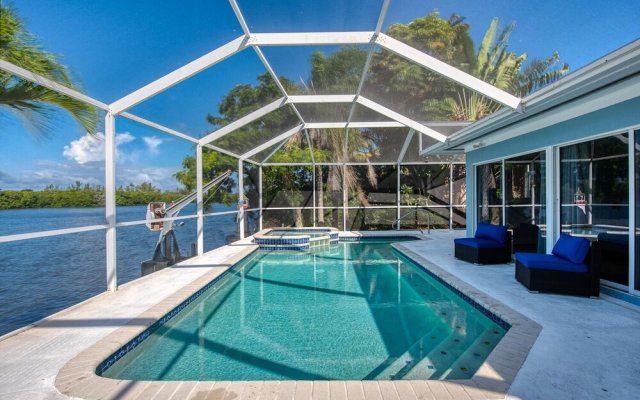 Water Front Private Pool Spa Home With Boat Docking Available 4 Bedroom Home by Redawning