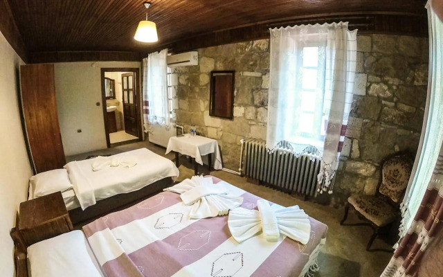 Zeushan Kucuk Otel