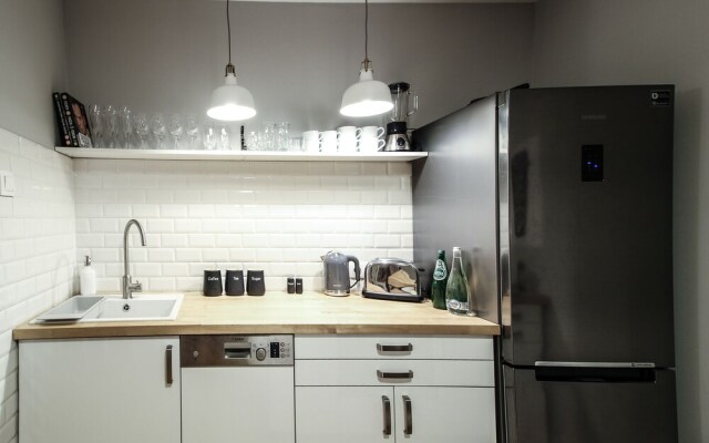 Powisle Riverside Apartment