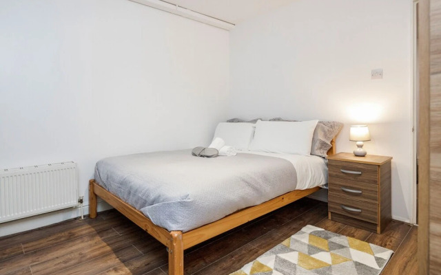 Charming 1-bed Basement Apartment in Lewisham