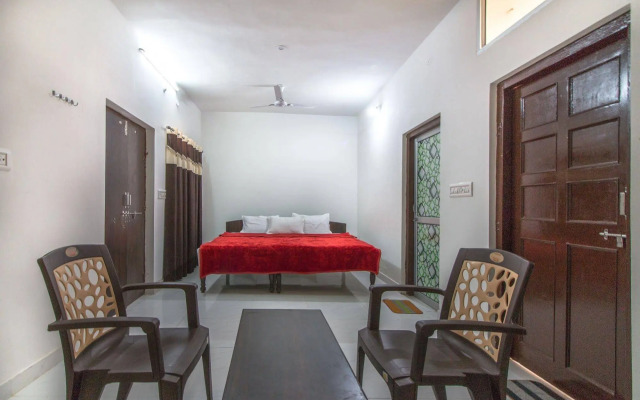 Backpacker Panda - Chand Palace