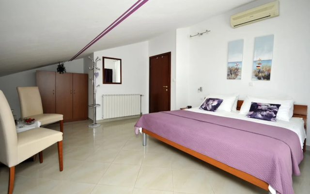 Apartments Roza