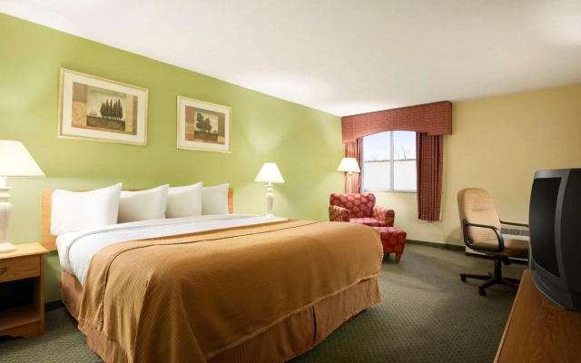 Travelodge by Wyndham Sturgis