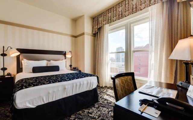 Gaslamp Plaza Suites