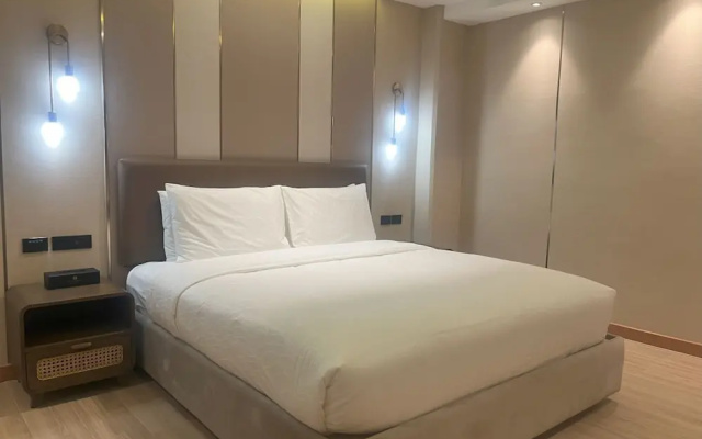Sunday Belajandro Hotel