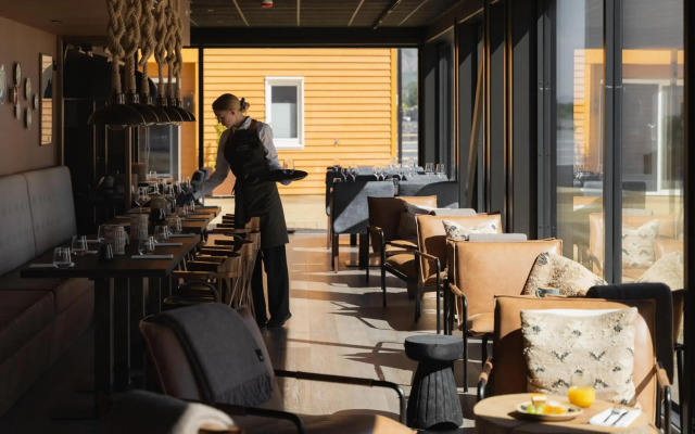 Henningsvaer Bryggehotell By Classic Norway Hotels