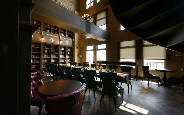 Golden Tulip RS Boutique Hotel