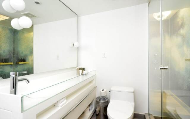 Miami World Rental - Mondrian 1220