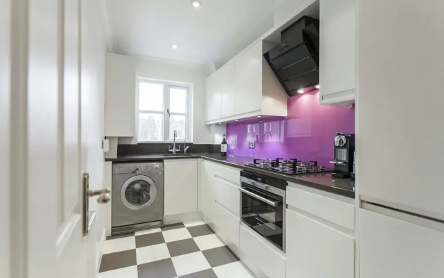 Theed Street by Onefinestay