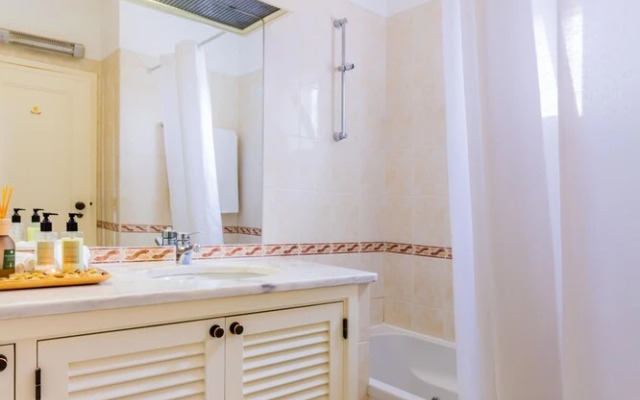 Clube Albufeira, Family Holidays with Pool View