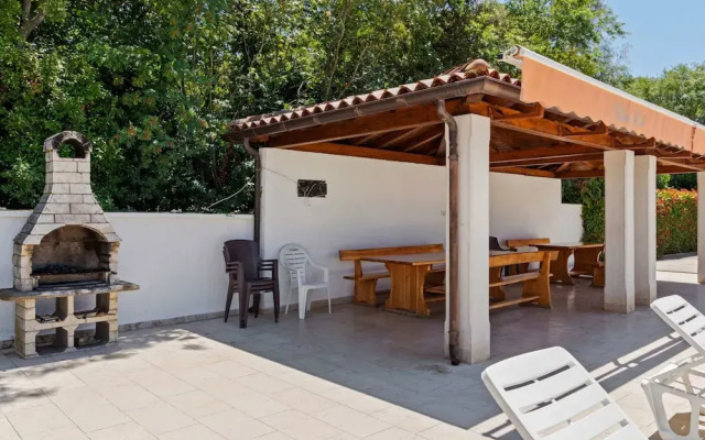 Holiday Home in Banjole With sea Beach