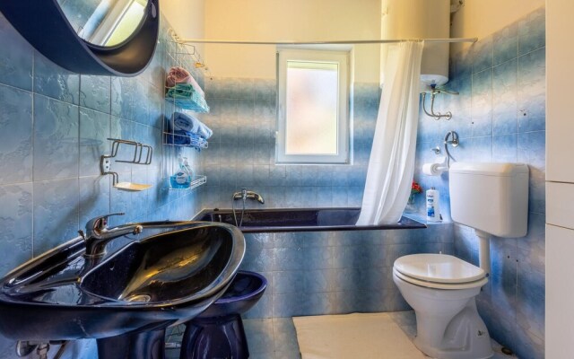 Beautiful Apartment in Dramalj With Wifi and 2 Bedrooms