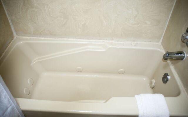 Victorian Inn & Suites