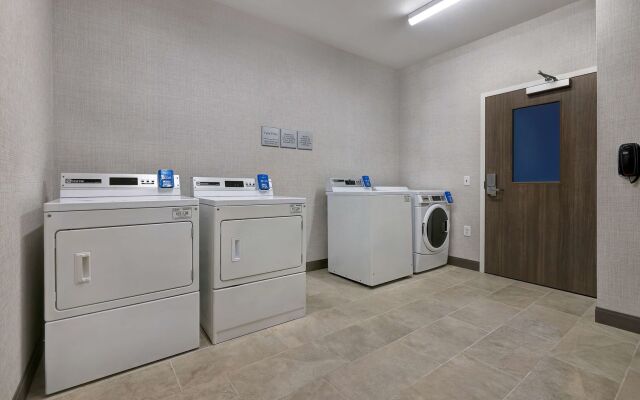 Hampton Inn & Suites Houston East Beltway 8