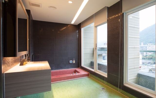 YA-NOLD Hot Spring Hotel