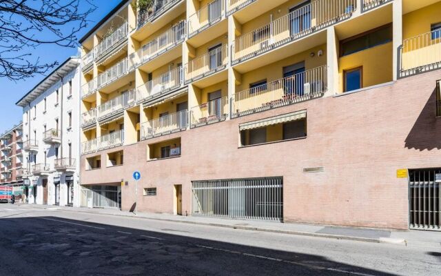 4 Bedroom Villa near Metro