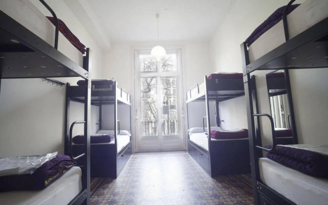 360 Hostel Borne