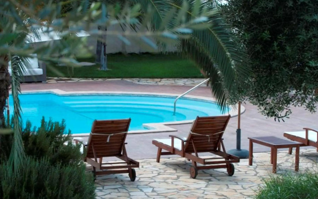 Villa Hermosa Resort