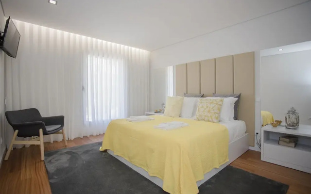 Liiiving - Luxury River View Apartment V