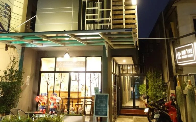 Wh＇Ite Guesthouse Chiang Mai