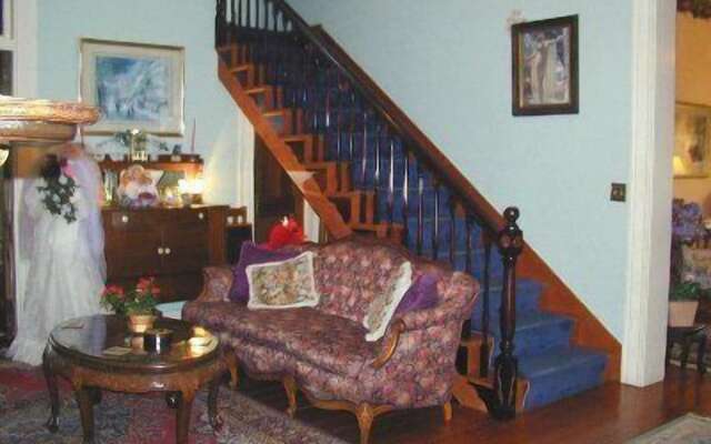 Robins Nest Bed & Breakfast