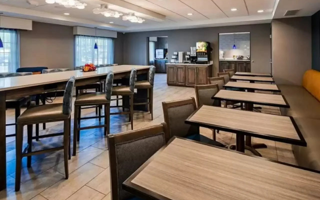Country inn & Suites by Radisson Bolingbrook, I-55
