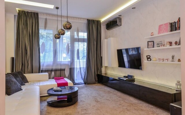 FM Deluxe 1-BDR Apartment - Extravaganzzo