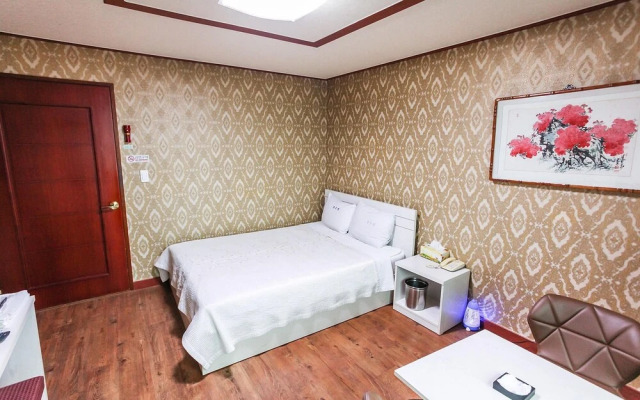 Seogwipo Queen Hotel