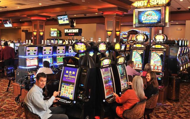 Lakeside Hotel Casino