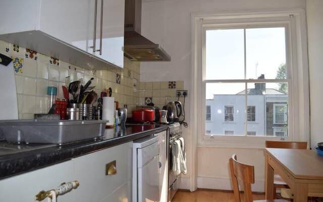 Islington 2 Bedroom Flat With Roof Terrace