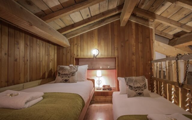 Chalet Bivouac by Chardons