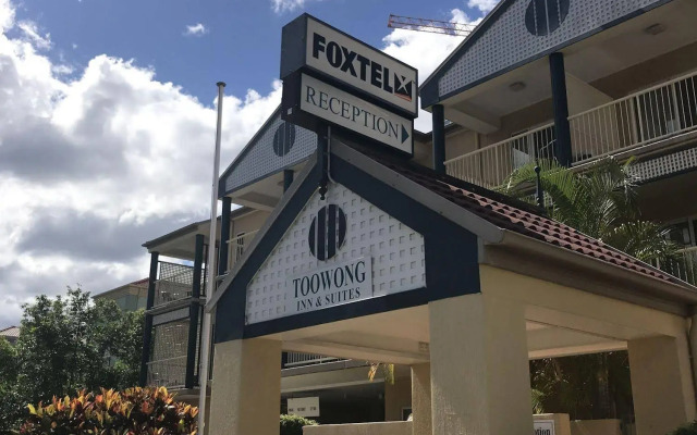 Toowong Inn & Suites