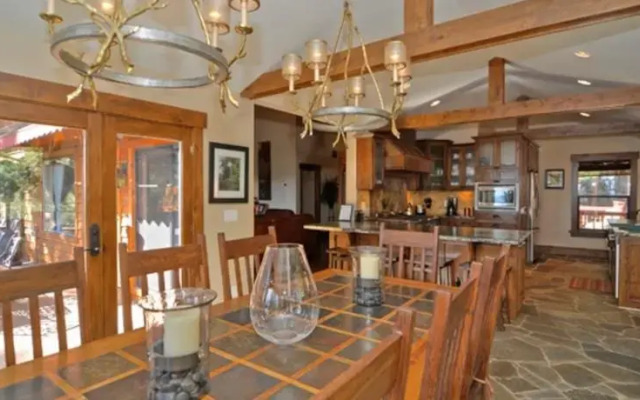 Lodgepole Drive Holiday Home
