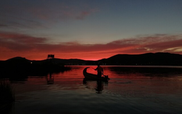 Uros Lake Titicaca Lodge