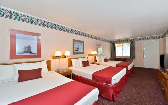 Travelodge by Wyndham Mackinaw City