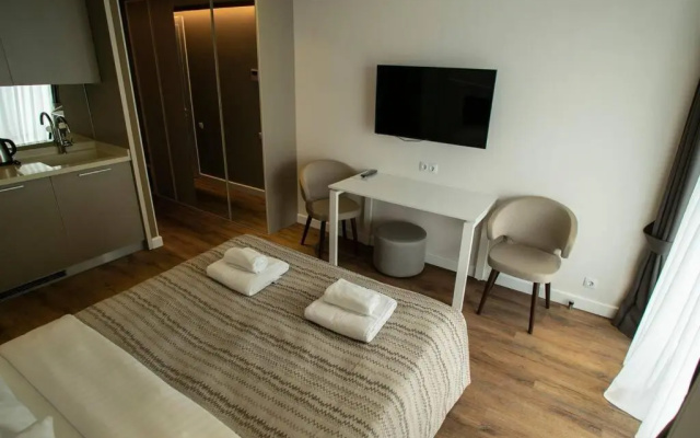 Leo Group Luxury Apartment 1828 Alliance Palace