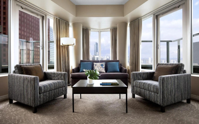 One King West Hotel & Residence